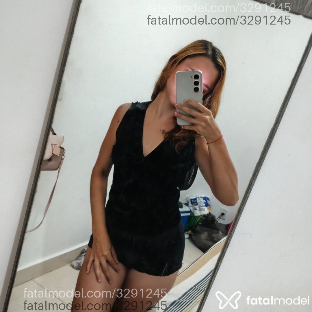 Acompanhante mulher com cabelo castanho de olhos castanhos - Larissa Acompanhante mulher com cabelo castanho de olhos castanhos - Larissa