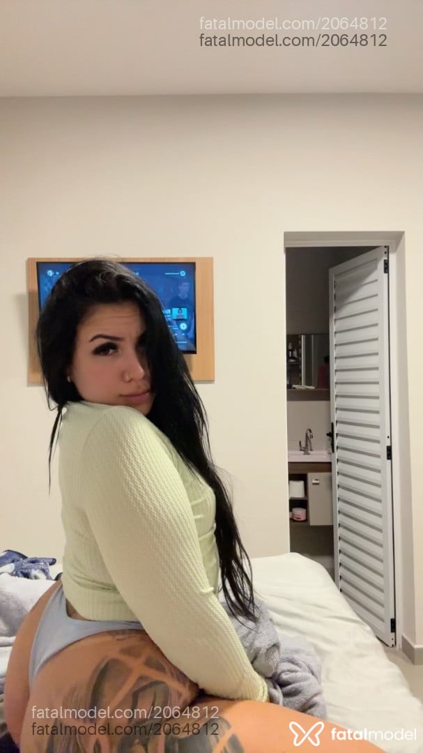 Acompanhante mulher morena (o) de olhos castanhos em Cotia - Mirella