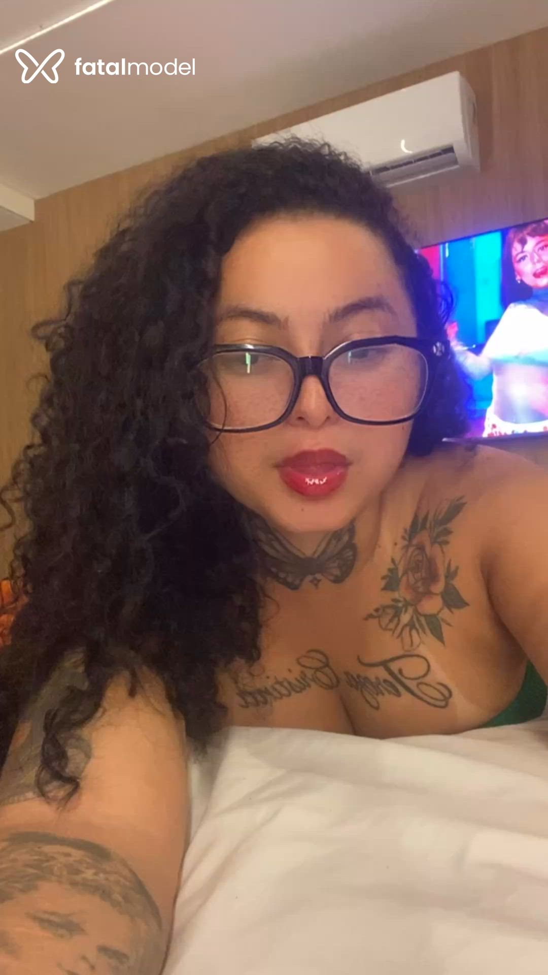 Acompanhante mulher morena (o) de olhos pretos em Patos Acompanhante mulher morena (o) de olhos pretos em Patos - Angel
