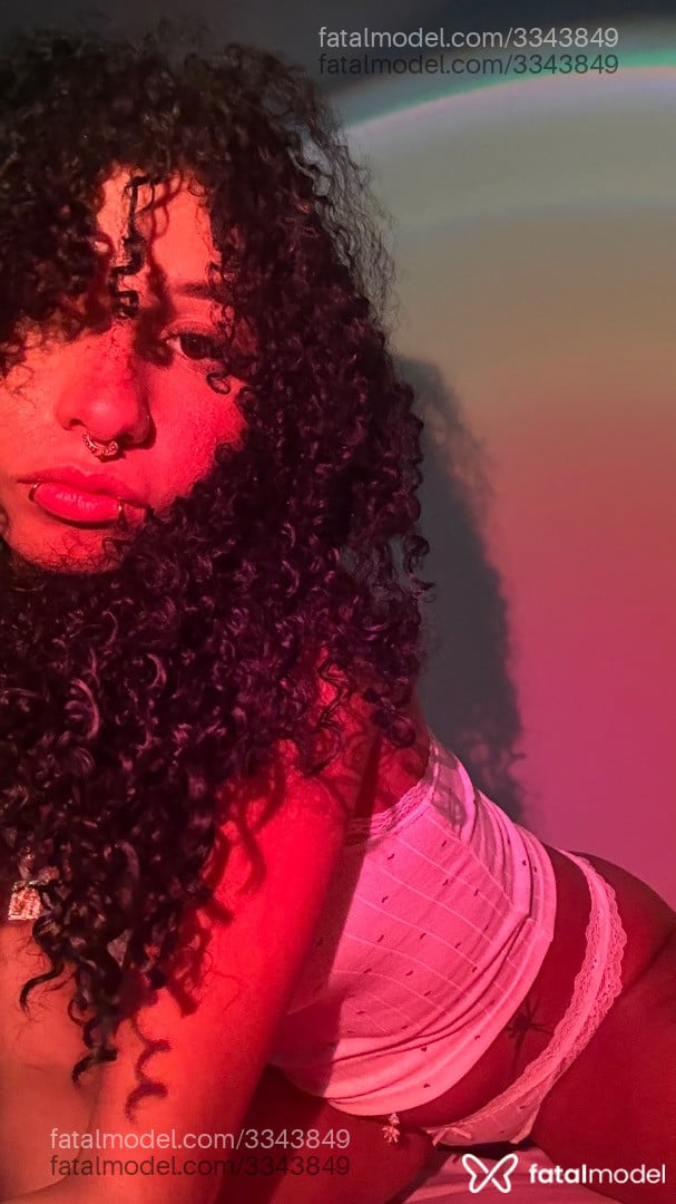 Acompanhante mulher morena (o) de olhos castanhos em Rio de Janeiro - Nana