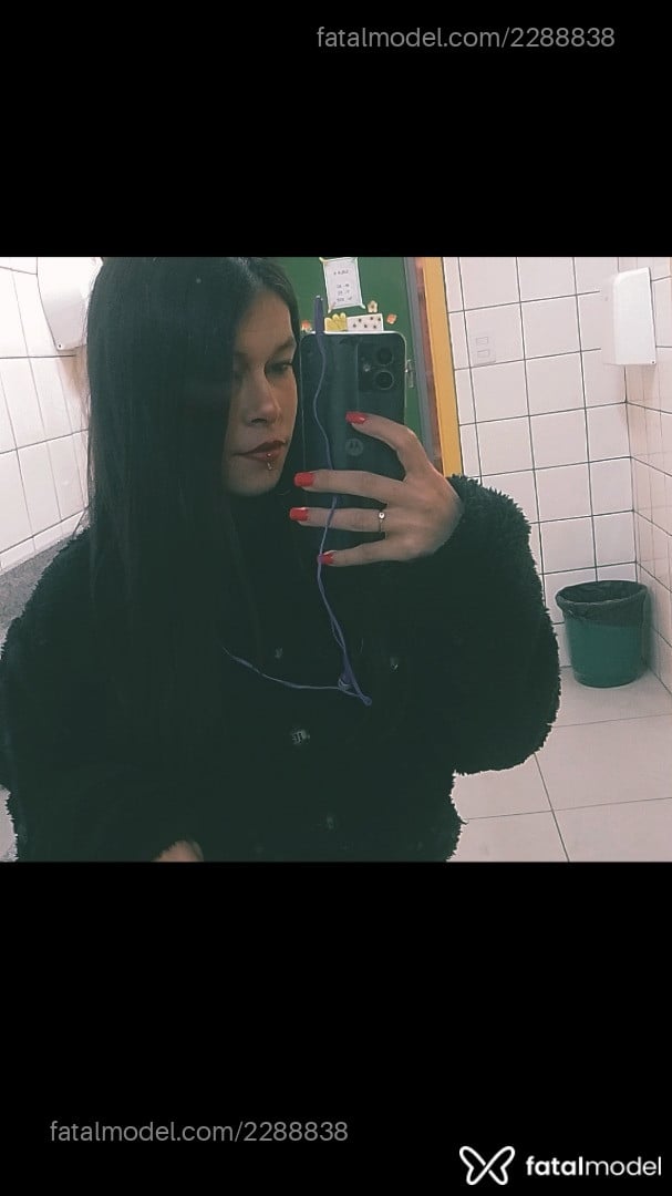 Acompanhante mulher com cabelo castanho de olhos castanhos em Guaíba - Laysa
