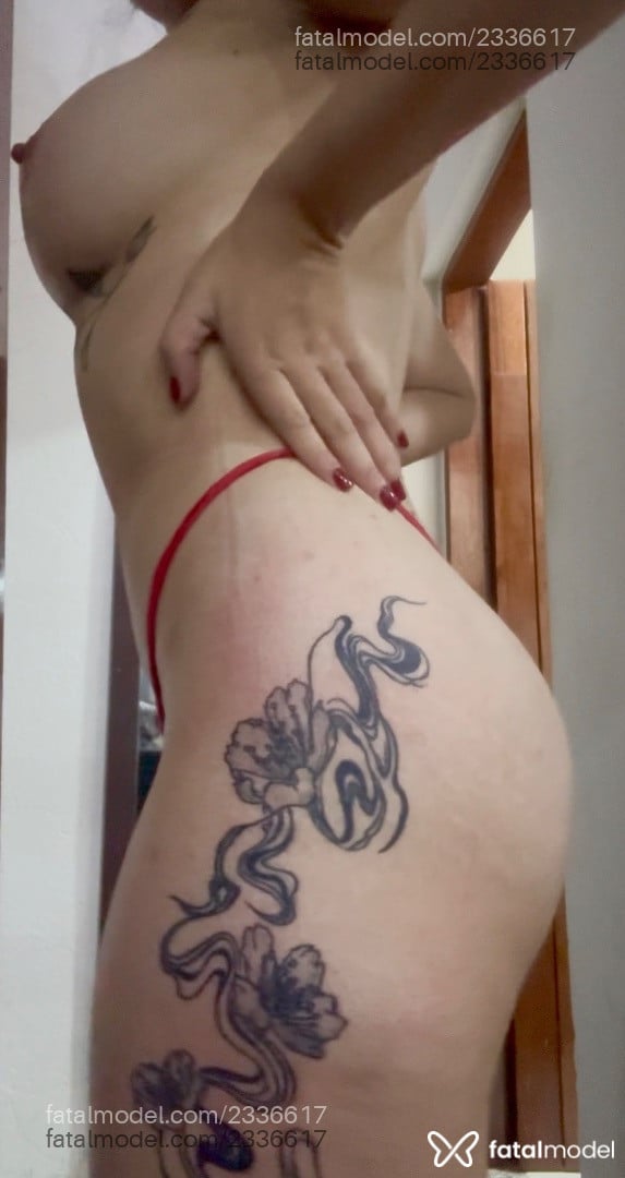 Acompanhante mulher com cabelo castanho de olhos verdes em São Paulo - Lilithbaby