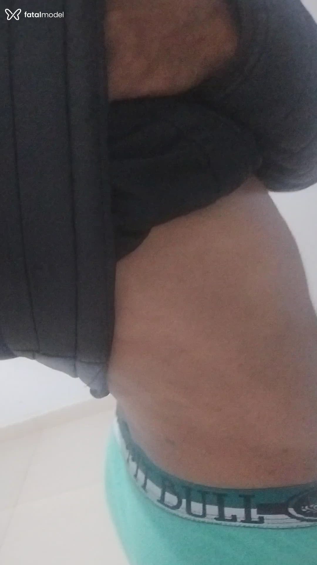 Acompanhante homem morena (o) de olhos castanhos em Capim Grosso Acompanhante homem morena (o) de olhos castanhos em Capim Grosso - Myster Silva