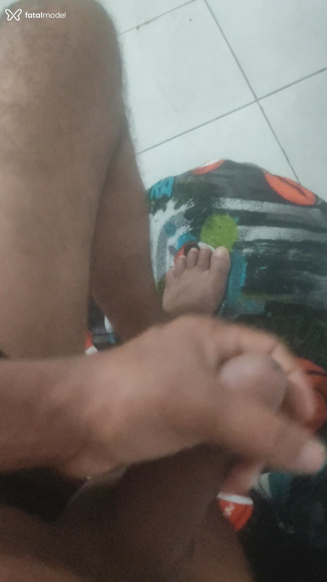 Acompanhante homem morena (o) de olhos cinza - Piriquito Acompanhante homem morena (o) de olhos cinza - Piriquito