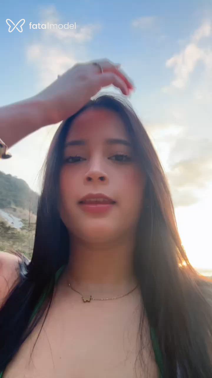 Acompanhante mulher com cabelo castanho de olhos castanhos em Juiz de Fora Acompanhante mulher com cabelo castanho de olhos castanhos em Juiz de Fora - Karen Ortega