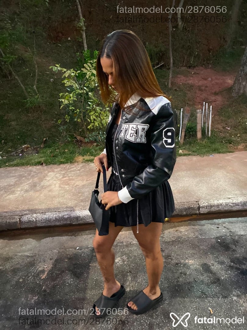 Acompanhante mulher com cabelo castanho de olhos castanhos em Carapicuíba - Mell