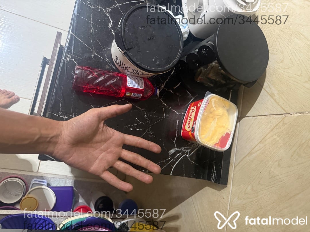 Acompanhante homem com cabelo castanho de olhos castanhos em Rio de Janeiro Acompanhante homem com cabelo castanho de olhos castanhos em Rio de Janeiro - Teu Gigante
