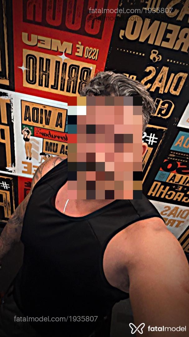 Acompanhante homem com cabelo castanho de olhos castanhos - Rogerio Acompanhante homem com cabelo castanho de olhos castanhos - Rogerio