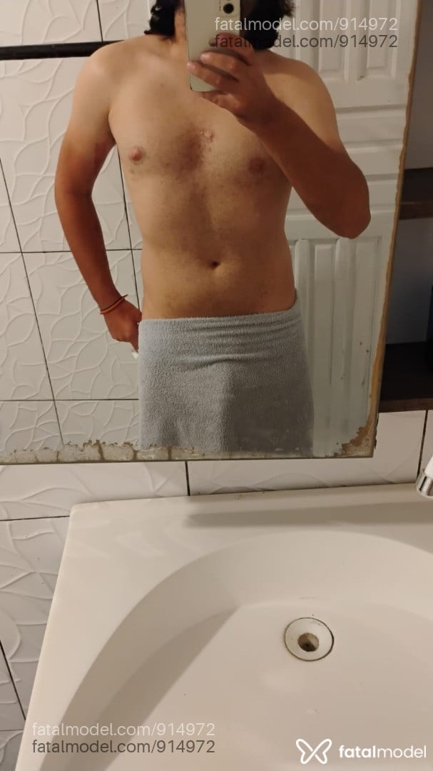 Acompanhante homem morena (o) de olhos castanhos em Matinhos - Lucas