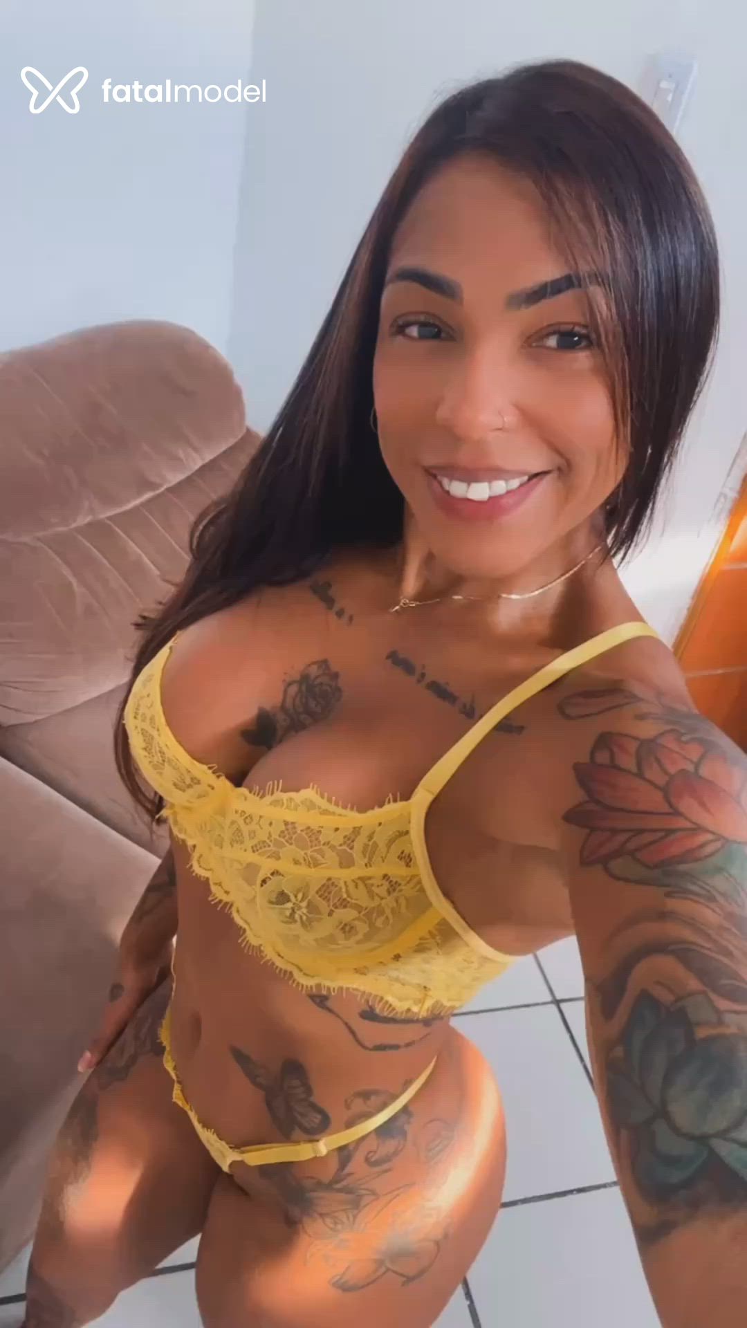 Acompanhante mulher morena (o) de olhos pretos - Natyzinha Acompanhante mulher morena (o) de olhos pretos - Natyzinha