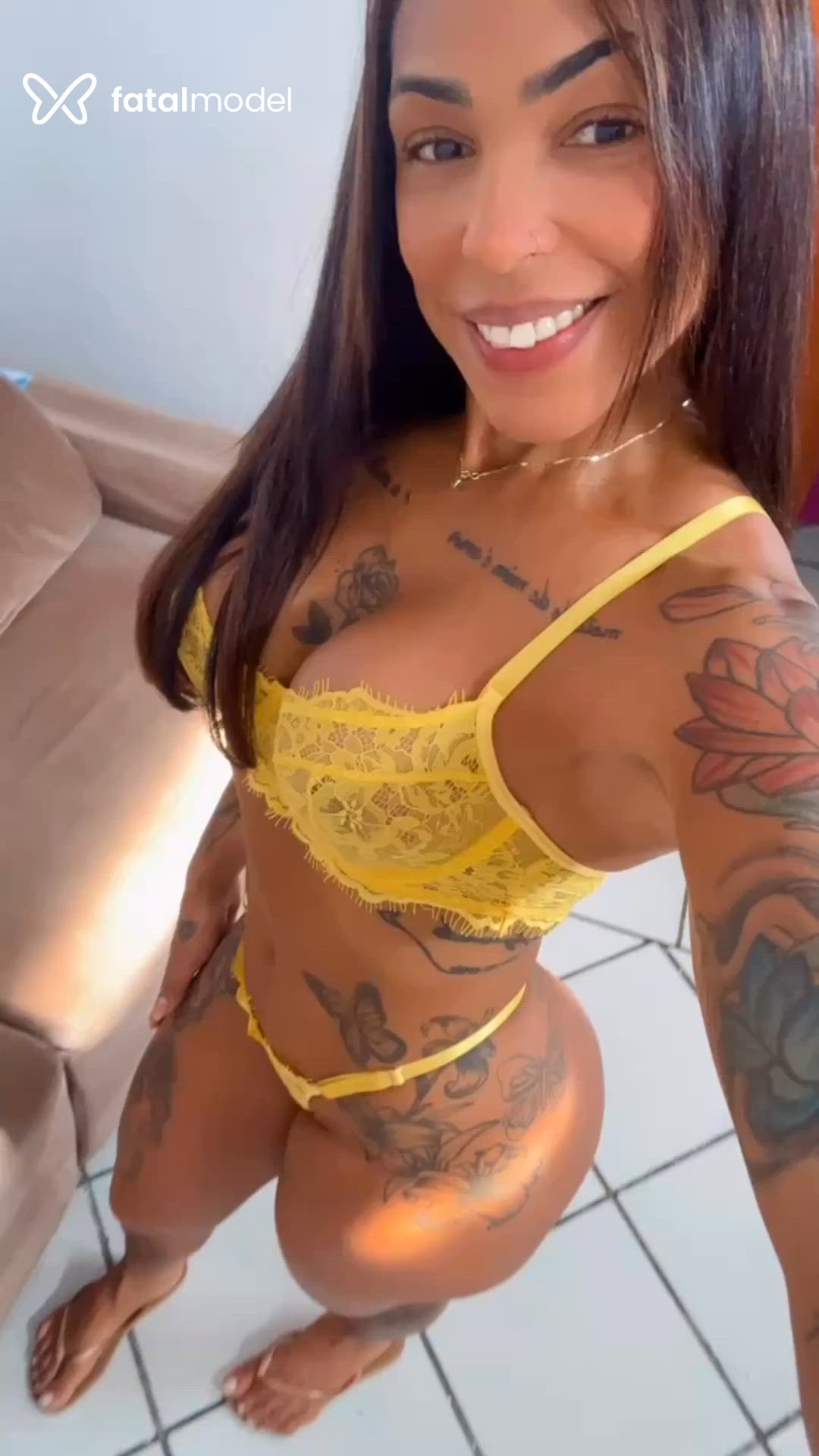 Acompanhante mulher morena (o) de olhos pretos - Natyzinha Acompanhante mulher morena (o) de olhos pretos - Natyzinha