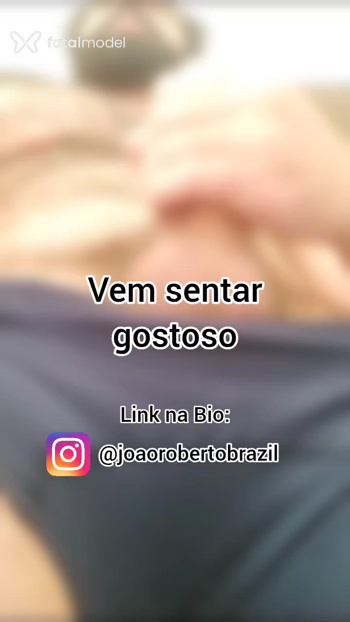 Acompanhante homem sem cabelo de olhos castanhos em Virtual Acompanhante homem sem cabelo de olhos castanhos em Virtual - João Roberto