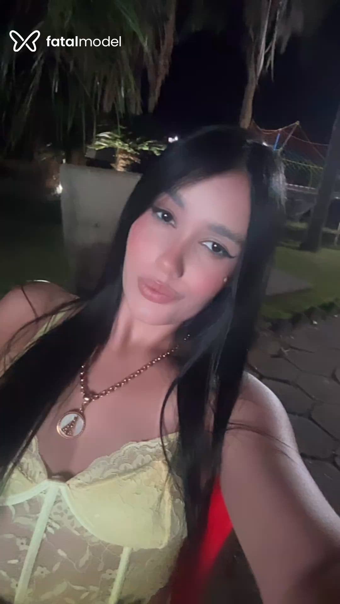 Acompanhante mulher morena (o) de olhos pretos - Wendyy