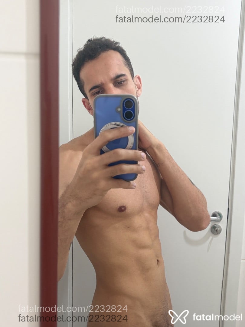Acompanhante homem com cabelo castanho de olhos castanhos - Gabriel