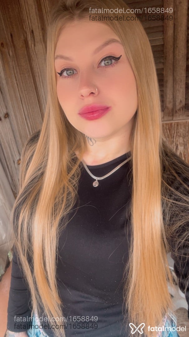 Acompanhante mulher loira (o) de olhos azuis em Caxias do Sul - Jenifer Schmidt