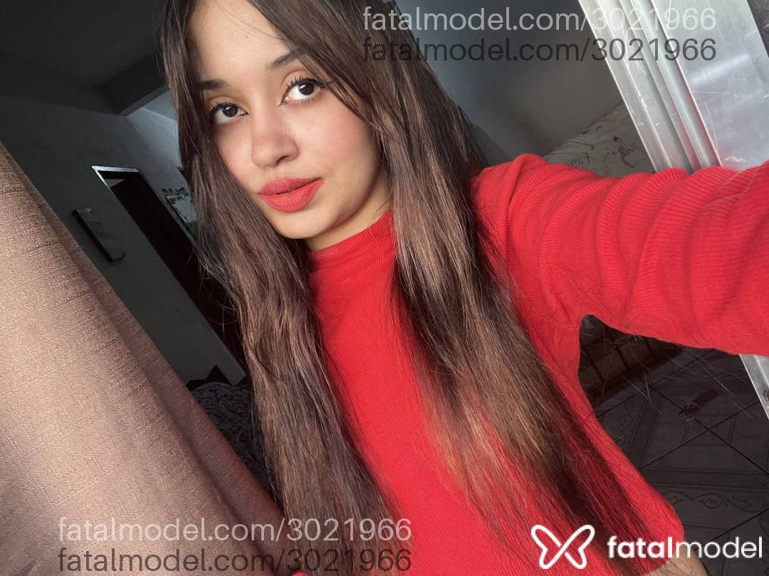 Acompanhante mulher com cabelo castanho de olhos castanhos em São Paulo - Nicolly