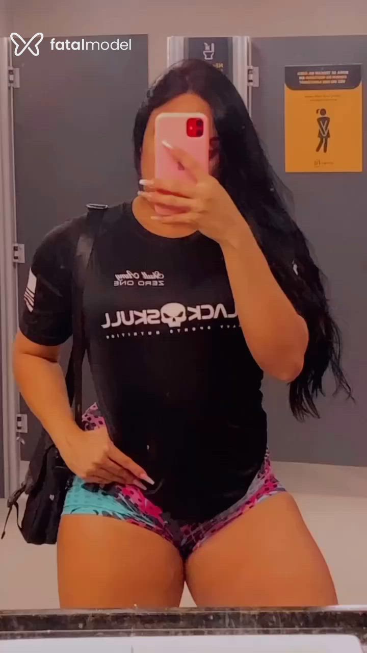 Acompanhante mulher morena (o) de olhos castanhos em Brasília Acompanhante mulher morena (o) de olhos castanhos em Brasília - Pamylla Mylla