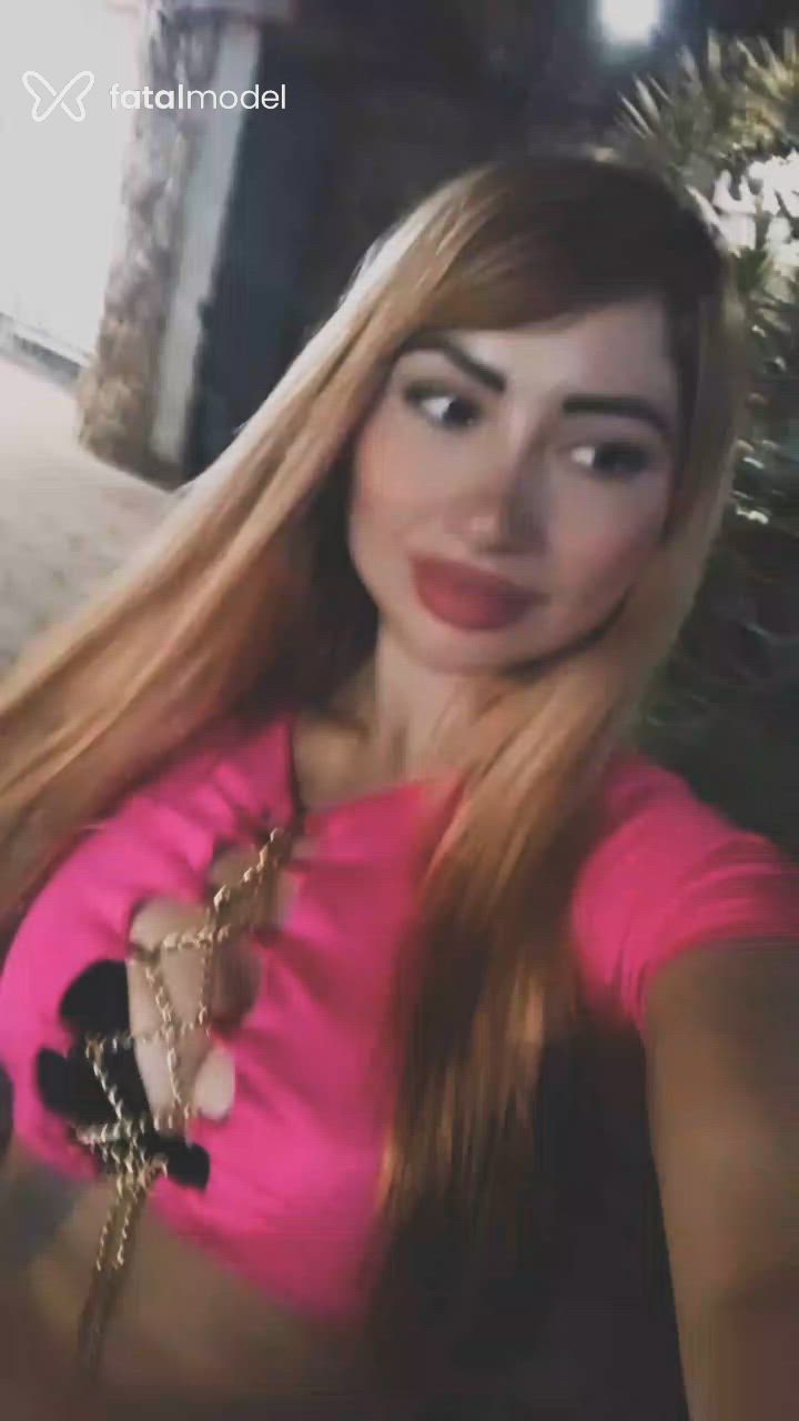 Acompanhante mulher loira (o) de olhos pretos em Caldas Novas Acompanhante mulher loira (o) de olhos pretos em Caldas Novas - Rubi Angeles