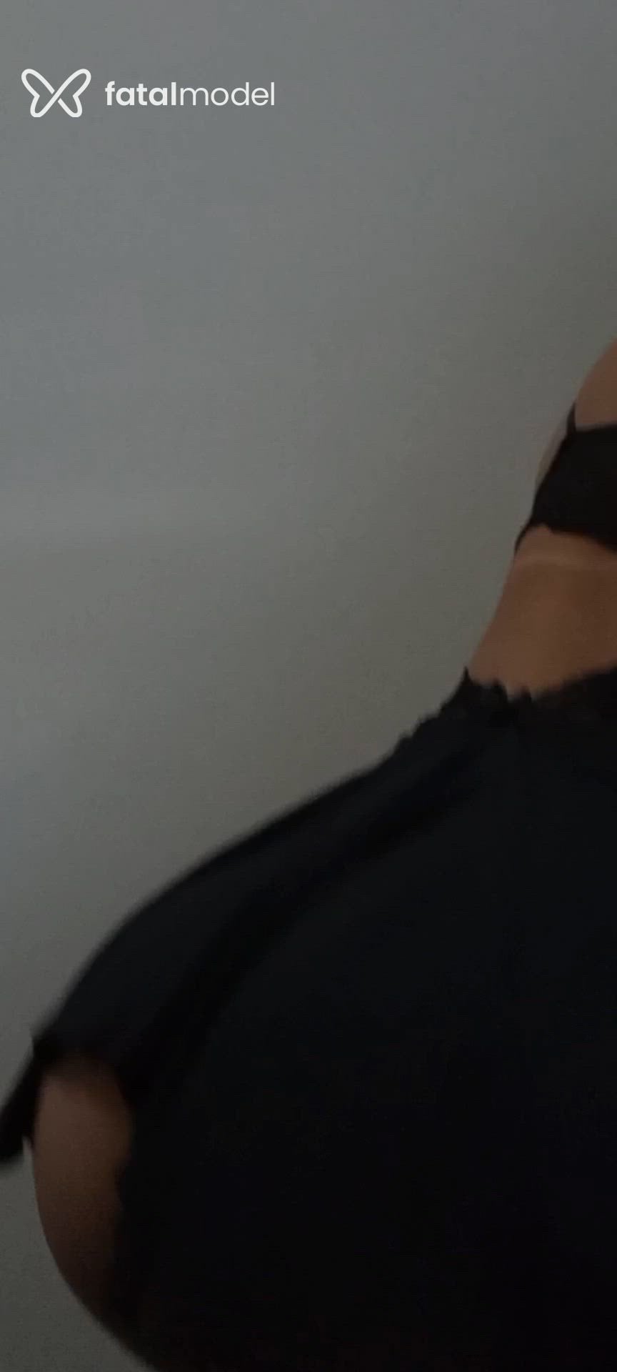 Acompanhante mulher com cabelo castanho de olhos castanhos em Pelotas Acompanhante mulher com cabelo castanho de olhos castanhos em Pelotas - Julia