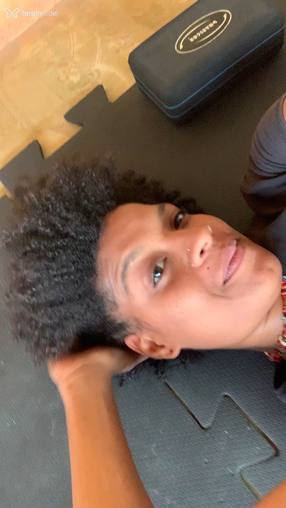 Acompanhante mulher morena (o) de olhos castanhos em Salvador Acompanhante mulher morena (o) de olhos castanhos em Salvador - Pretta Nina