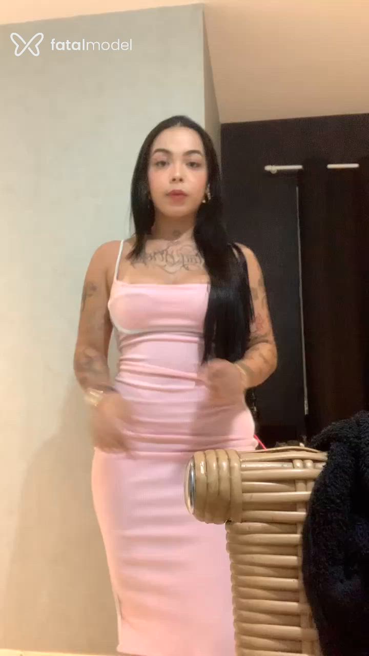 Acompanhante mulher com cabelo castanho de olhos castanhos em Carapicuíba Acompanhante mulher com cabelo castanho de olhos castanhos em Carapicuíba - Nicole