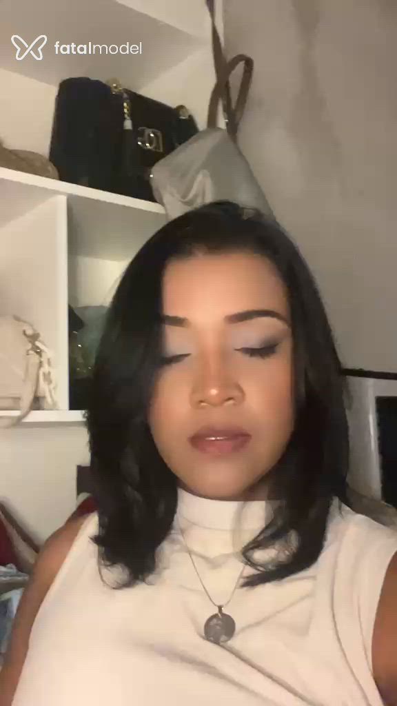 Acompanhante mulher morena (o) de olhos castanhos - Laíssa Acompanhante mulher morena (o) de olhos castanhos - Laíssa