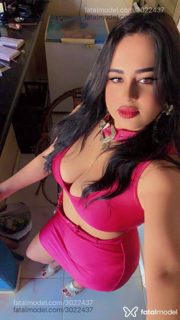 Acompanhante mulher com cabelo castanho de olhos castanhos - Carol