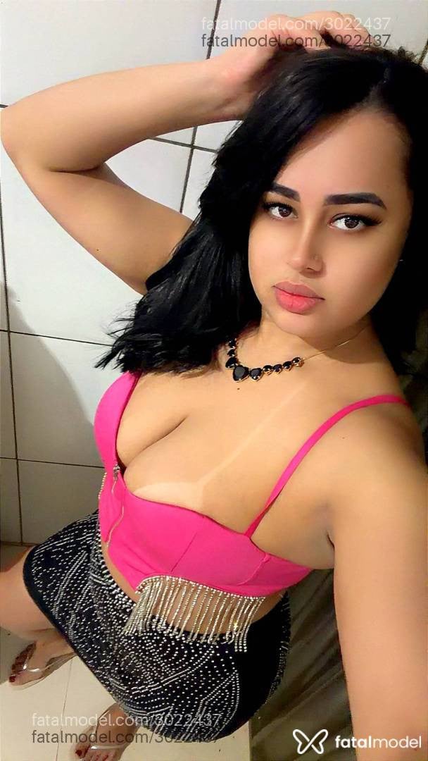 Acompanhante mulher com cabelo castanho de olhos castanhos - Carol