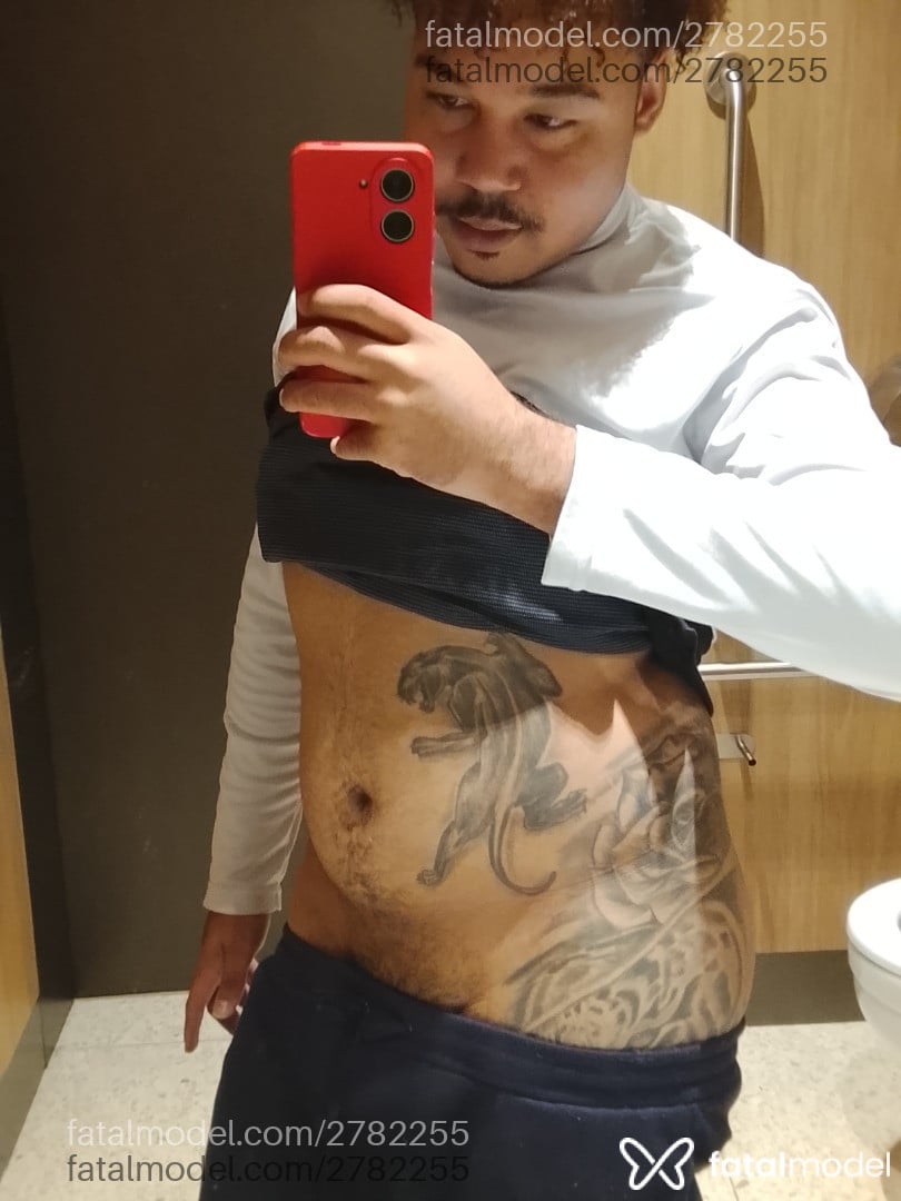 Acompanhante homem com cabelo castanho de olhos castanhos em Porto Alegre - Guilherme