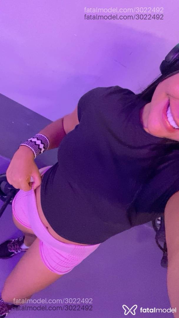Acompanhante mulher morena (o) de olhos pretos em Salvador - Tawani