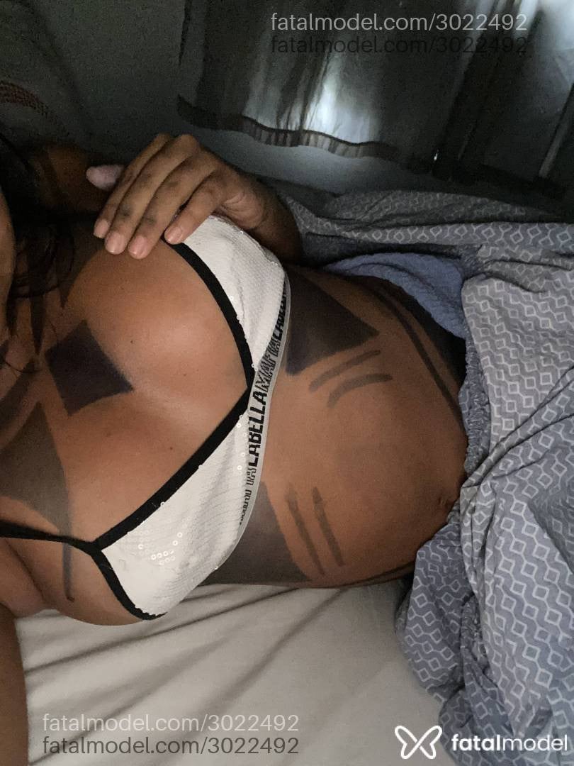 Acompanhante mulher morena (o) de olhos pretos em Salvador - Tawani