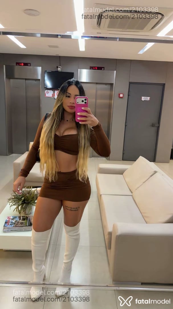 Acompanhante mulher loira (o) de olhos castanhos em Lagoa da Prata - Lara