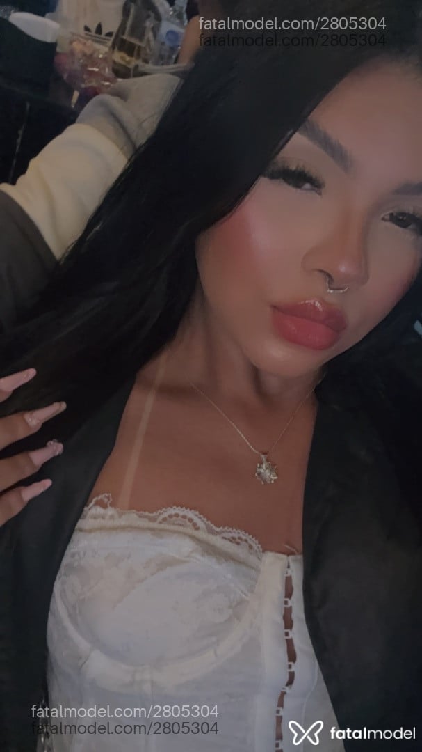 Acompanhante mulher morena (o) de olhos verdes em Bom Despacho Acompanhante mulher morena (o) de olhos verdes em Bom Despacho - Bella