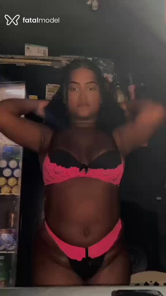 Acompanhante mulher com cabelo castanho de olhos castanhos - Rafaela Acompanhante mulher com cabelo castanho de olhos castanhos - Rafaela