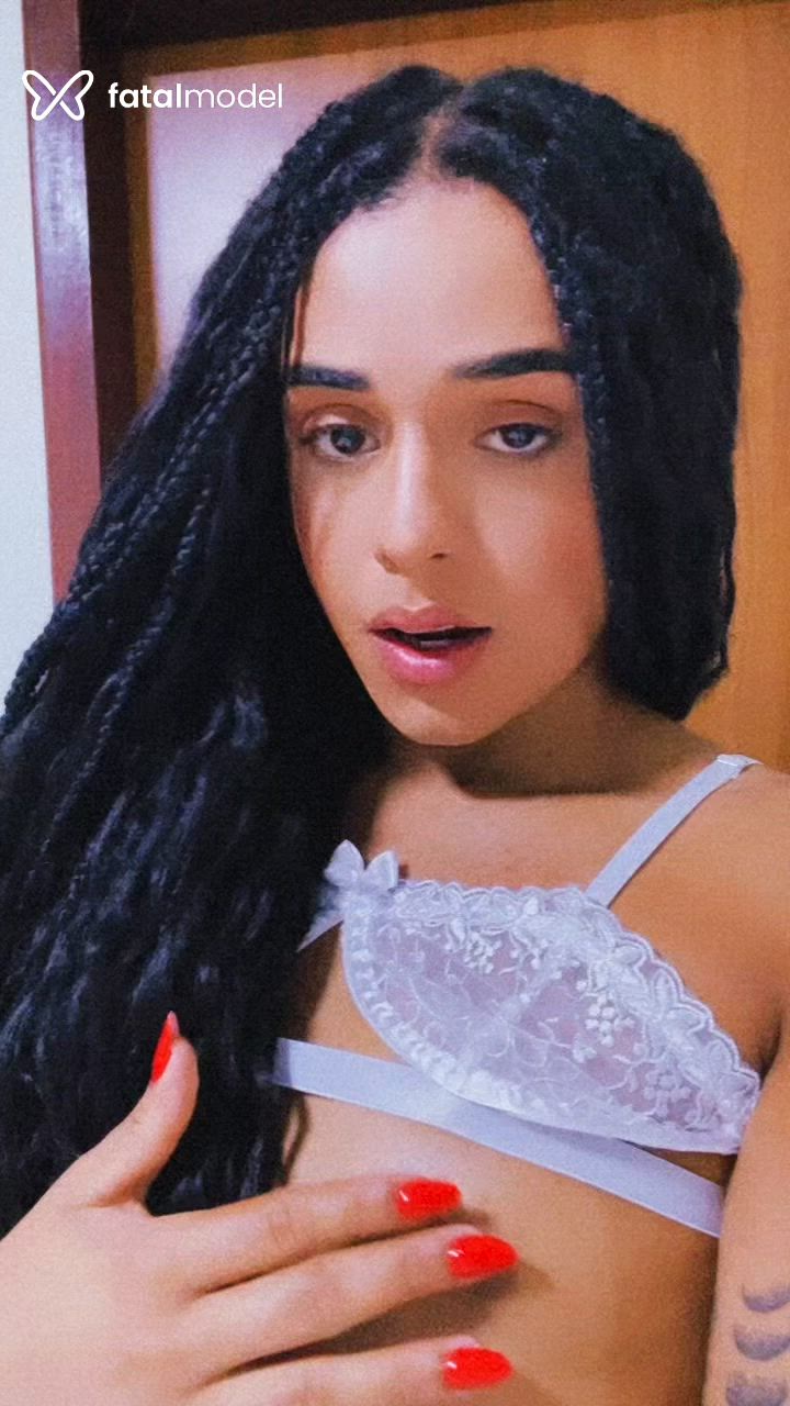 Acompanhante mulher trans morena (o) de olhos castanhos - Eduarda