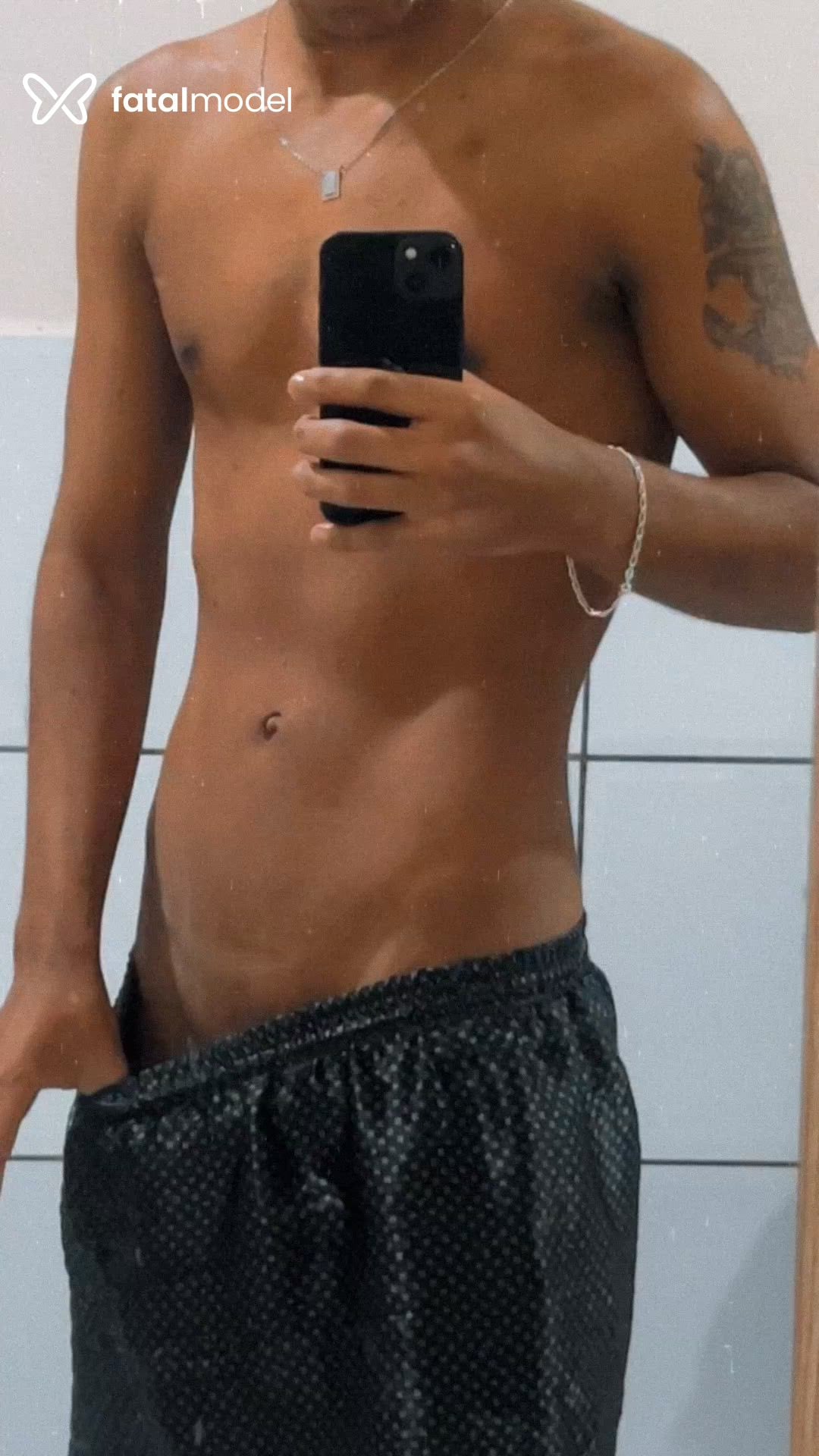 Acompanhante homem morena (o) de olhos pretos - Gabriel Acompanhante homem morena (o) de olhos pretos - Gabriel