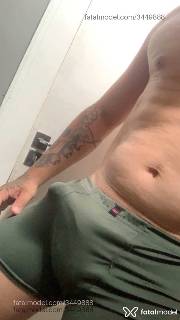 Acompanhante homem morena (o) de olhos castanhos em Lajeado - Eleatendeelas