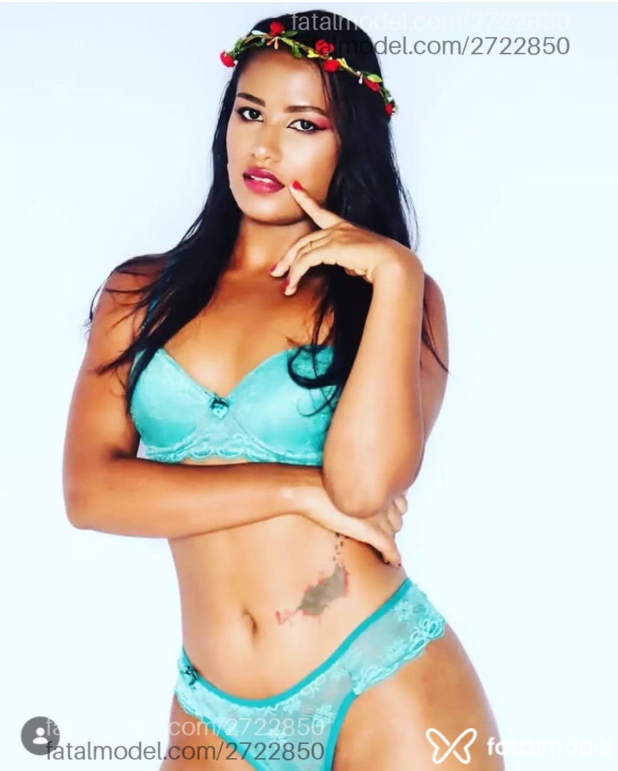 Acompanhante mulher morena (o) de olhos castanhos - Hosana