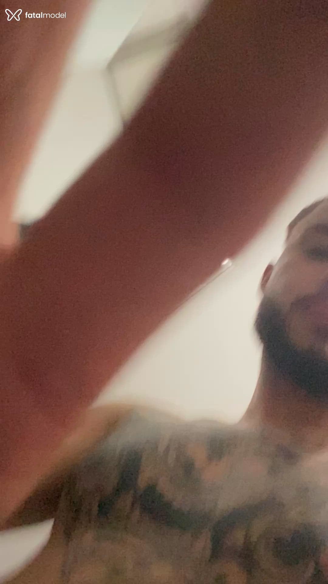 Acompanhante homem morena (o) de olhos castanhos - Mateus