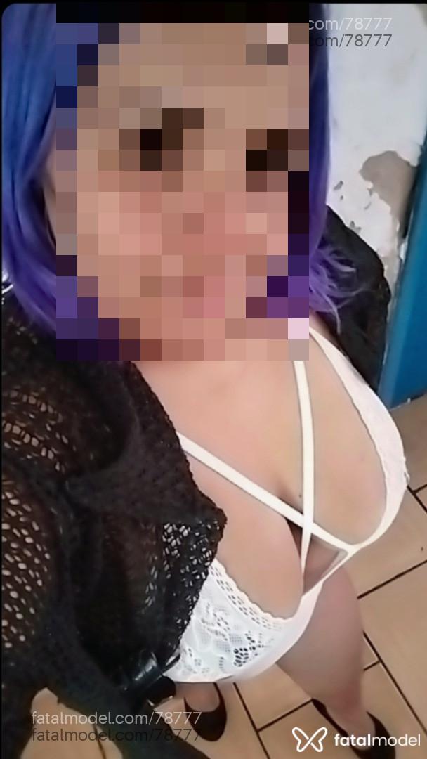 Acompanhante mulher com cabelo colorido de olhos castanhos em Cachoeirinha - Laura