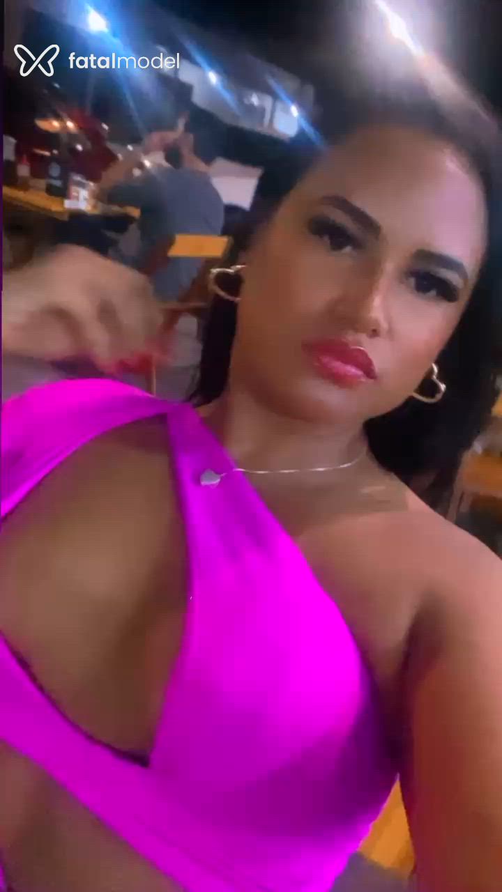 Acompanhante mulher morena (o) de olhos castanhos - Hosana