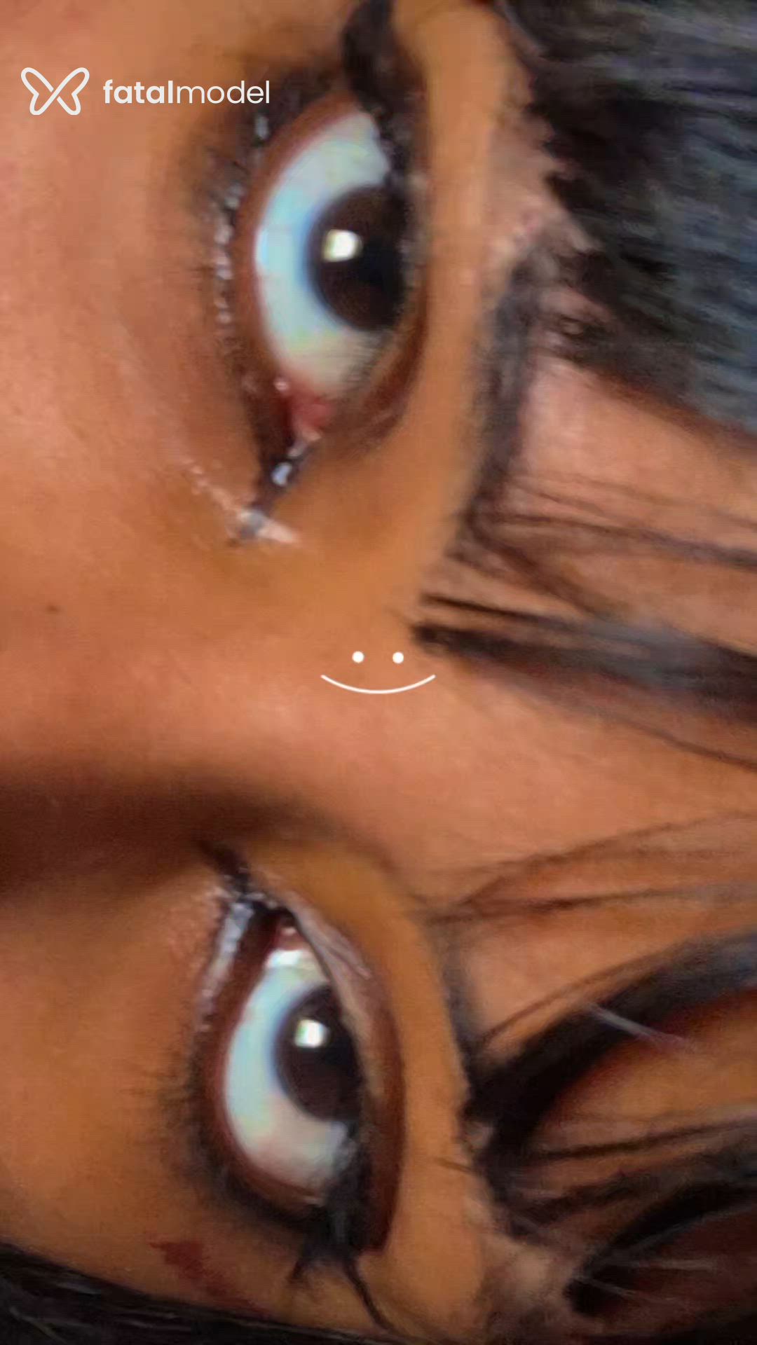 Acompanhante mulher com cabelo colorido de olhos castanhos em Virtual - Mosshead