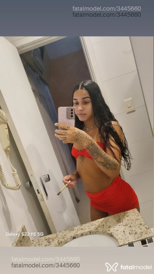 Acompanhante não-binário morena (o) de olhos castanhos em Rio de Janeiro - Gleyce Rafaele