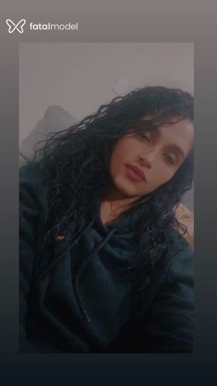 Acompanhante mulher morena (o) de olhos castanhos - Hello Acompanhante mulher morena (o) de olhos castanhos - Hello