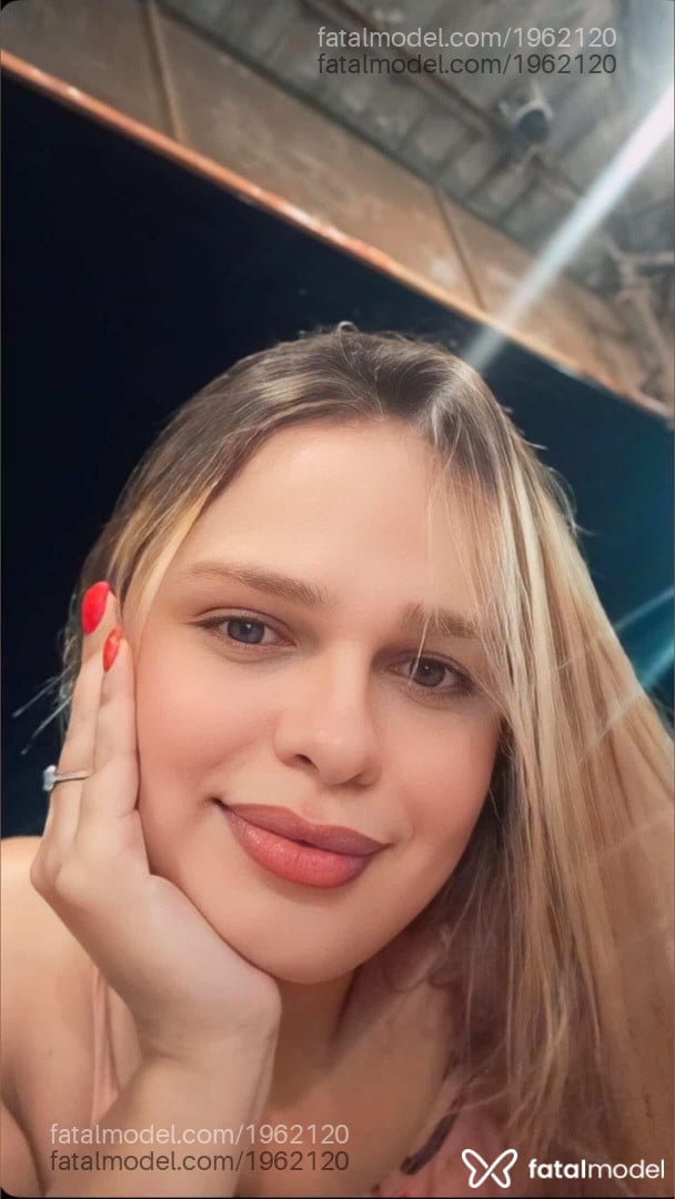 Acompanhante mulher trans loira (o) de olhos mel em Araguaína - Bella