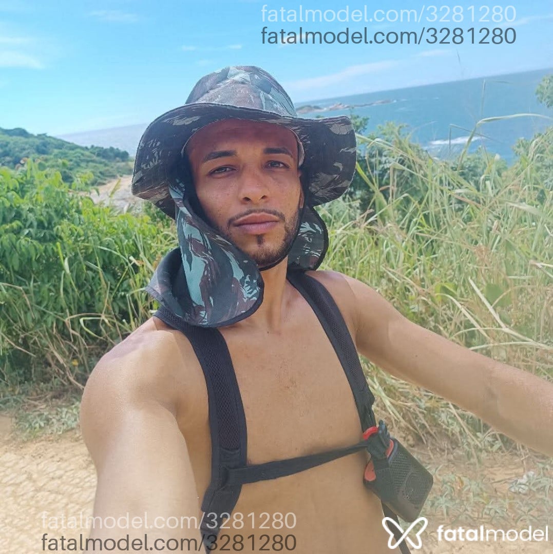 Acompanhante homem com cabelo castanho de olhos castanhos em Rio das Ostras Acompanhante homem com cabelo castanho de olhos castanhos em Rio das Ostras - Lith Vehen