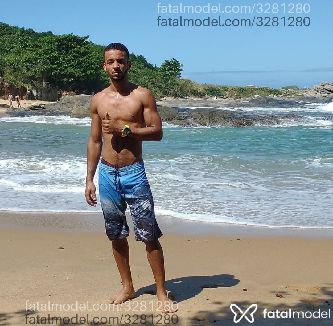 Acompanhante homem com cabelo castanho de olhos castanhos em Rio das Ostras - Lith Vehen