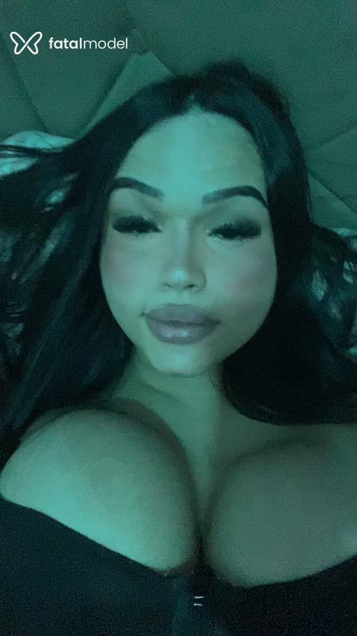 Acompanhante mulher trans morena (o) de olhos castanhos - Larissa Souza Acompanhante mulher trans morena (o) de olhos castanhos - Larissa Souza