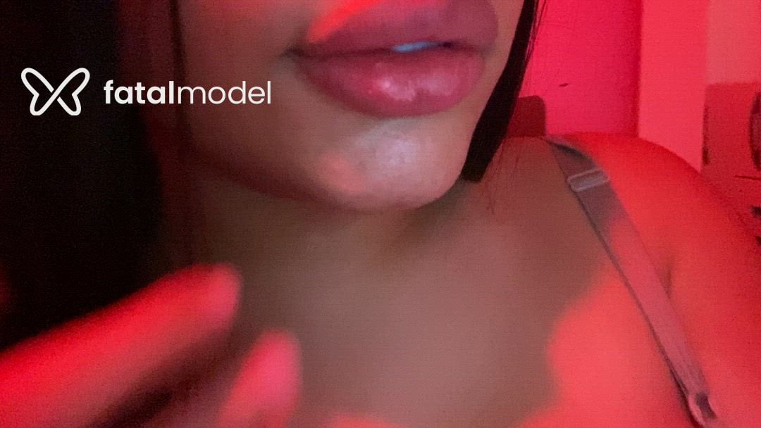 Acompanhante mulher trans morena (o) de olhos castanhos - Larissa Souza Acompanhante mulher trans morena (o) de olhos castanhos - Larissa Souza