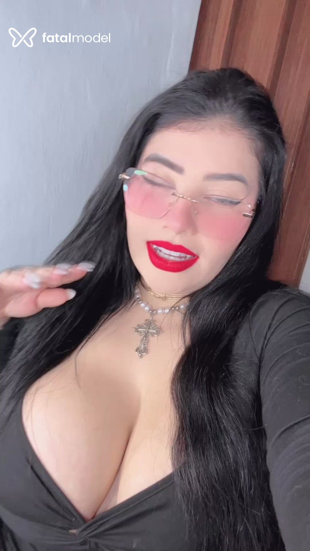 Acompanhante mulher morena (o) de olhos pretos - Amanda Zahir Acompanhante mulher morena (o) de olhos pretos - Amanda Zahir
